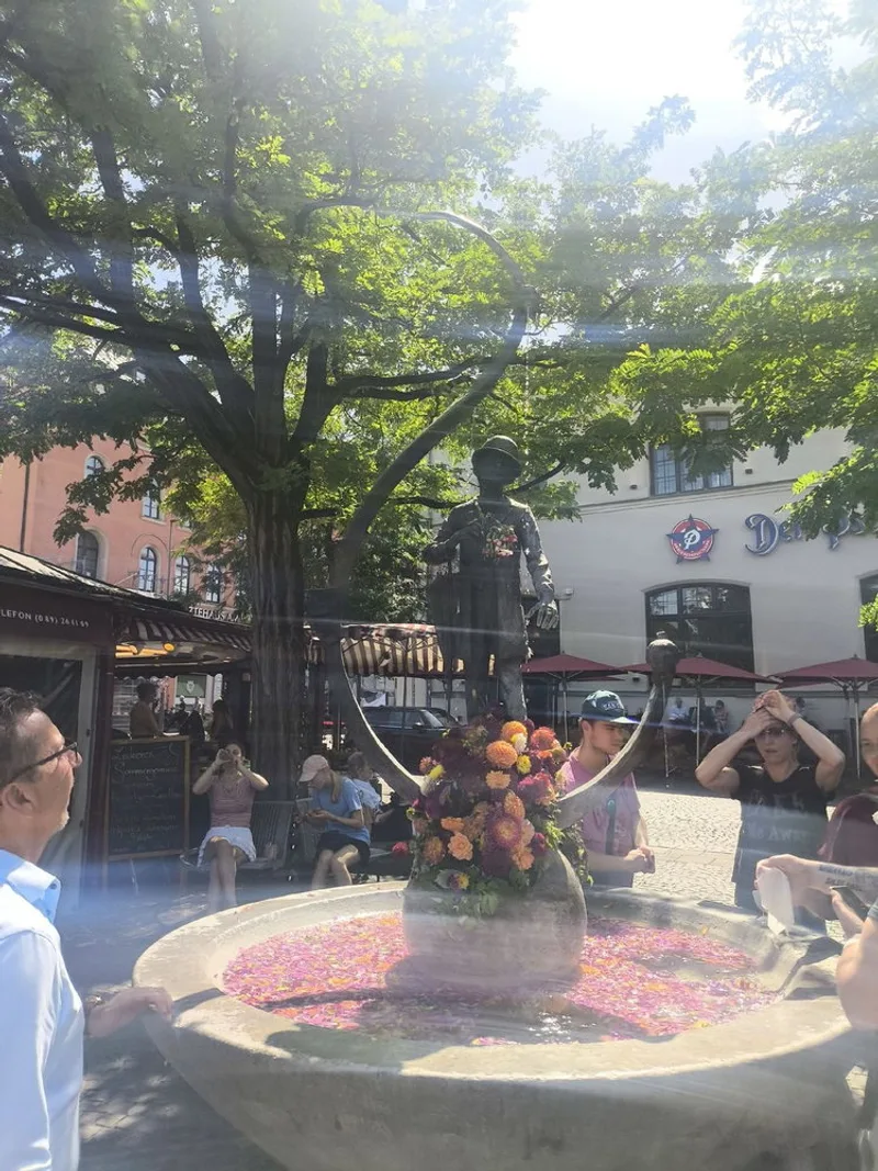 The Karl-Valentin-Brunnen sits on the Viktualienmarkt in Munich's old town, the market square @simplymunich lists as…